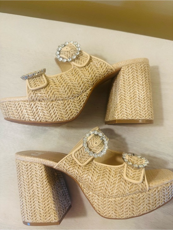 Gianni Bini Shoes - NIB Gianni Bini Deja-Vu raffia block heel sandal size 7 1/2